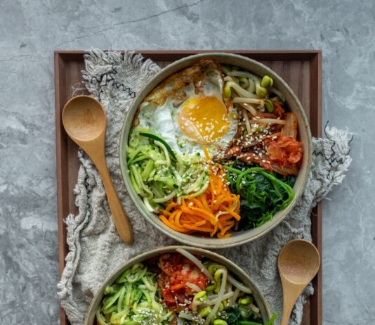 심혈관 건강을 지키는 식단 관리, 지금부터 실천하세요 brown wooden ladle and white ceramic bowl with soup