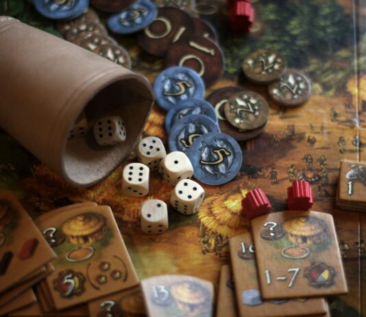 “일상 속에서 지키는 뇌건강, 작은 습관이 큰 변화를 만든다” a group of objects on a table